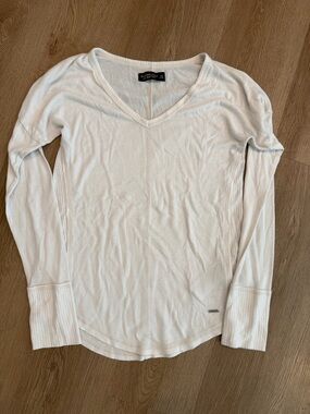 Abercrombie & Fitch Women's Light Blue V-Neck Long Sleeve Top